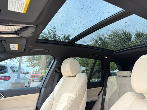 Used 2021 BMW X5 sDrive40i w/ Premium Package RWD image 32
