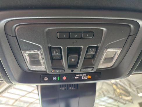 Used 2025 GMC Sierra 2500 Denali Ultimate AWD/4WD image 33