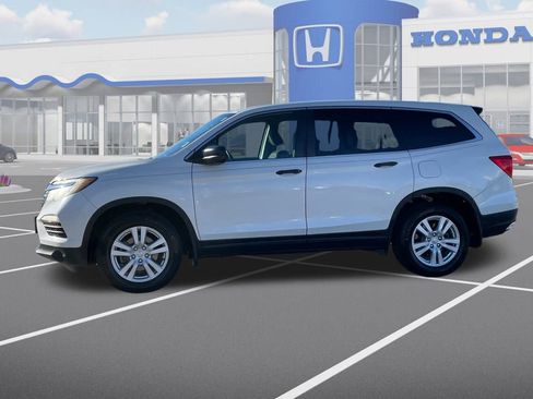 Used 2017 Honda Pilot LX image 5