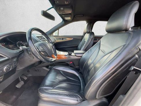 Used 2016 Lincoln MKX Select image 15