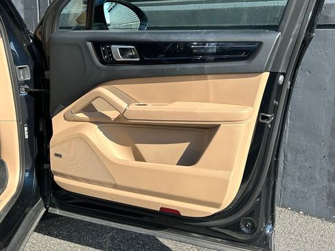 Certified 2020 Porsche Cayenne image 19