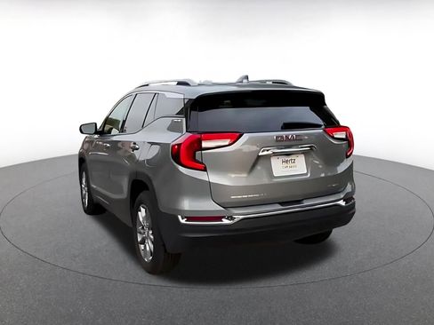 Used 2024 GMC Terrain SLT AWD/4WD image 11