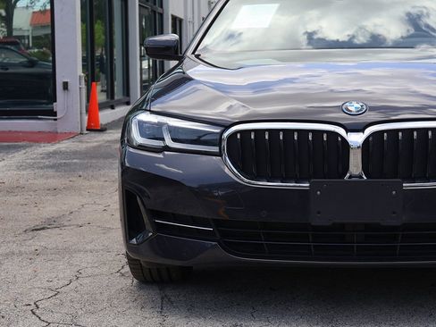 Used 2023 BMW 530e w/ Premium Package image 14