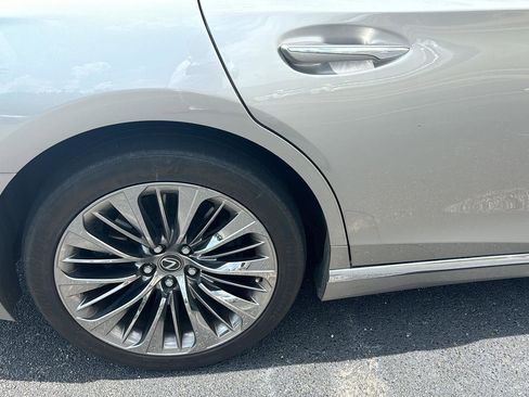 Used 2022 Lexus LS 500 w/ Interior Upgrade Package RWD image 10