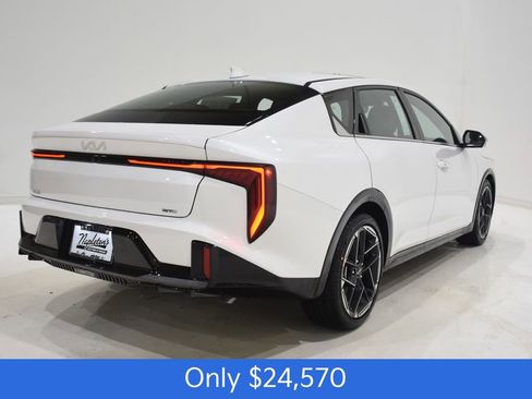 New 2025 Kia K4 GT-Line w/ GT-Line Sunroof Package image 4
