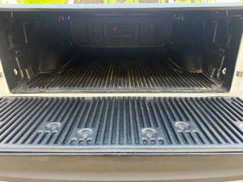 Used 2017 RAM 1500 Laramie RWD image 27