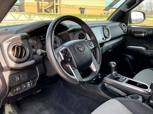 Used 2023 Toyota Tacoma TRD Off-Road image 12