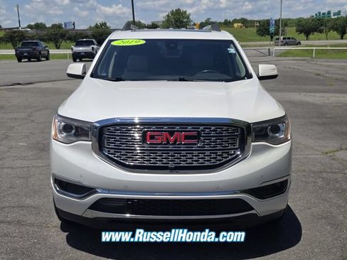 Used 2019 GMC Acadia Denali w/ Technology Package FWD image 15