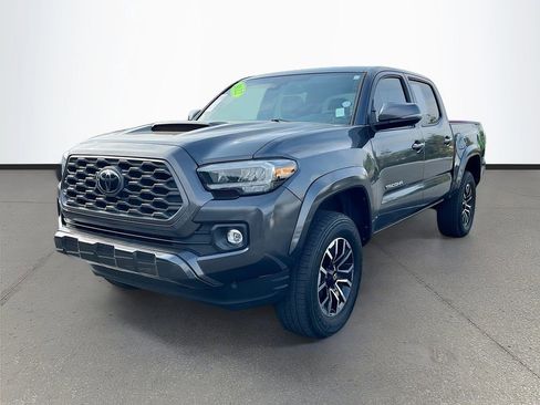 Used 2022 Toyota Tacoma TRD Sport w/ TRD Premium Sport Package AWD/4WD image 3