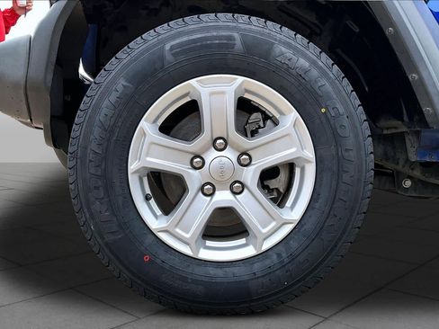 Used 2019 Jeep Wrangler Sport AWD/4WD image 9