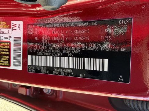 Certified 2025 Toyota Highlander XLE image 35