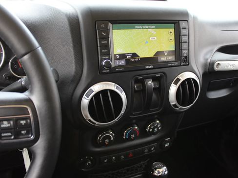 Used 2012 Jeep Wrangler Rubicon w/ PWR Convenience Group AWD/4WD image 15