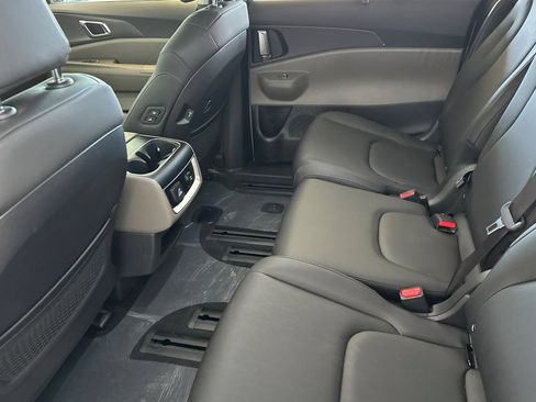 New 2026 Kia Carnival SX FWD image 12