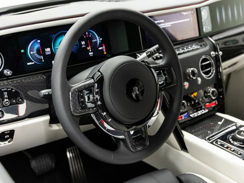 New 2026 Rolls-Royce Cullinan Black Badge image 59