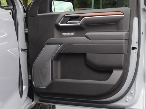 Used 2025 GMC Sierra 1500 Denali w/ Technology Package AWD/4WD image 27