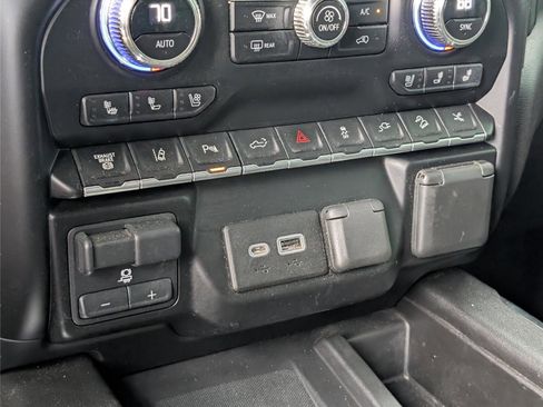 Used 2023 GMC Sierra 2500 Denali w/ Technology Package AWD/4WD image 21
