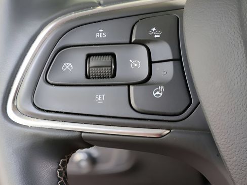 Used 2025 Buick Encore GX Avenir w/ Avenir Technology Package FWD image 21