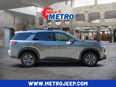 Used 2025 Nissan Pathfinder SV