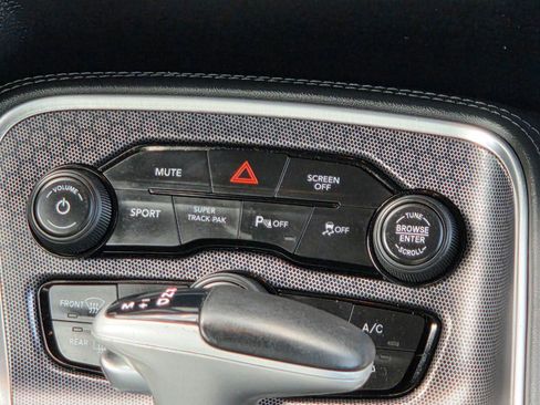 Used 2017 Dodge Challenger GT w/ Driver Convenience Group image 17