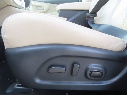 Used 2024 Nissan Murano SL image 8