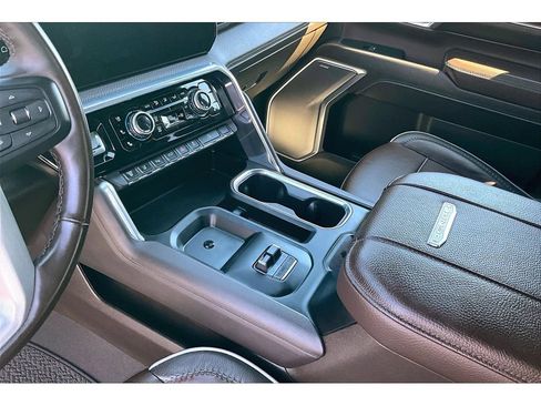 Certified 2024 GMC Sierra 2500 Denali w/ Denali Reserve Package AWD/4WD image 16