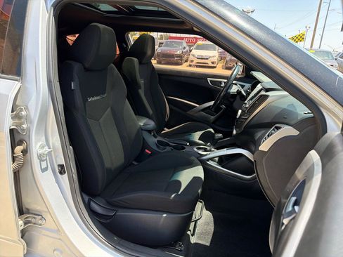 Used 2017 Hyundai Veloster Value Edition FWD image 22