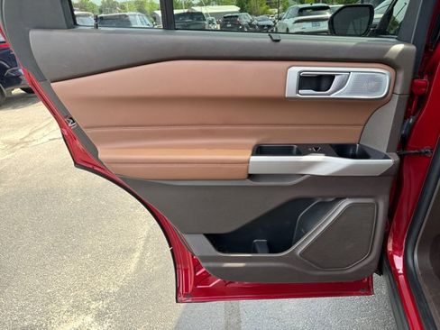 Used 2023 Ford Explorer King Ranch w/ Technology Package AWD/4WD image 23