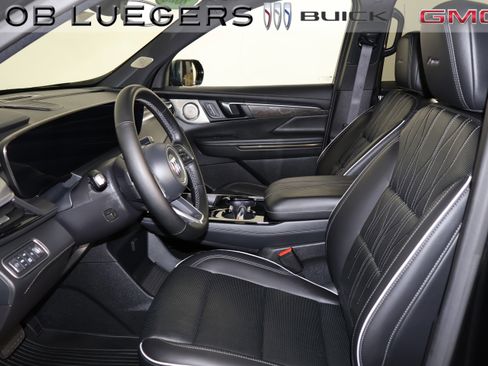 Certified 2025 Buick Enclave Avenir image 9
