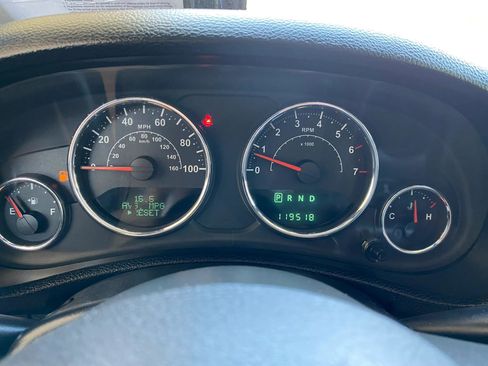 Used 2012 Jeep Wrangler Unlimited Sahara w/ Dual Top Group AWD/4WD image 29
