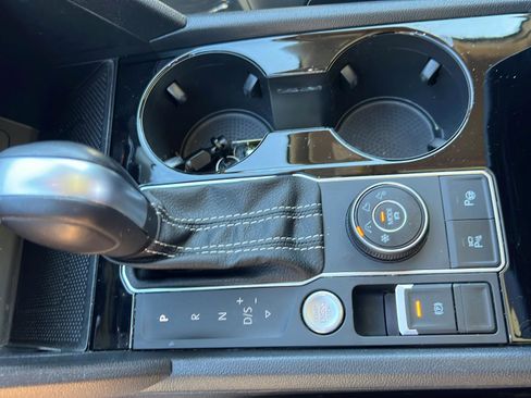 Used 2023 Volkswagen Atlas SEL Premium image 18