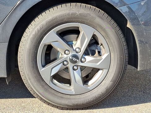 Used 2023 Kia K5 LXS image 36