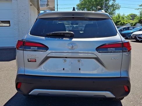 Certified 2025 Toyota Corolla Cross XLE FWD image 5