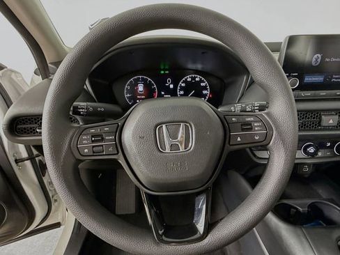 Used 2023 Honda HR-V LX image 11