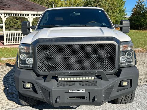 Used 2015 Ford F250 Platinum w/ Platinum Package image 2