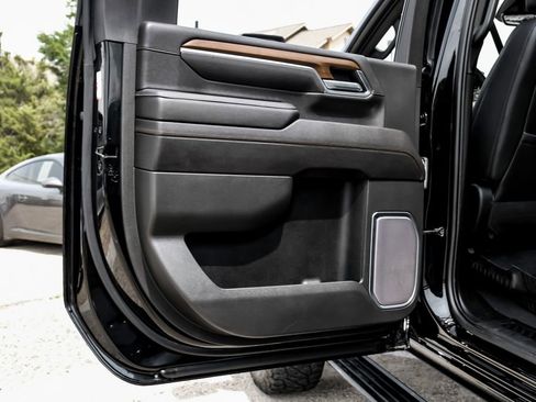 Used 2024 Chevrolet Silverado 2500 High Country w/ High Country Premium Package image 58