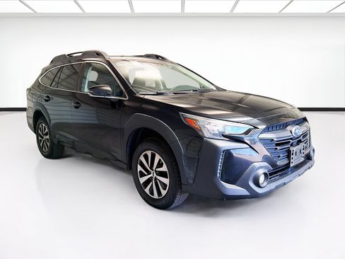 Used 2023 Subaru Outback Premium AWD/4WD image 3