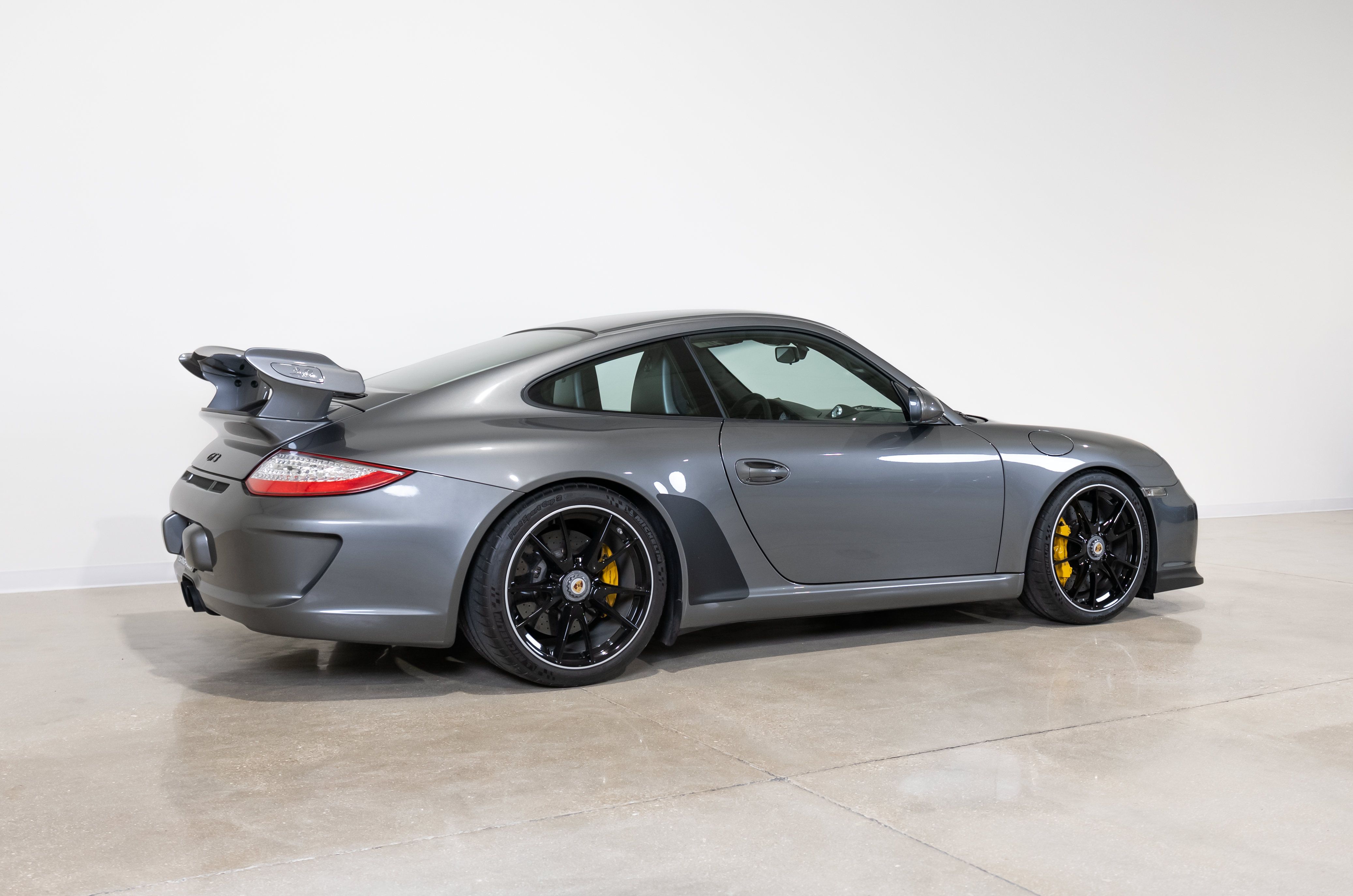 Used 2011 Porsche 911 GT3 RWD image 3