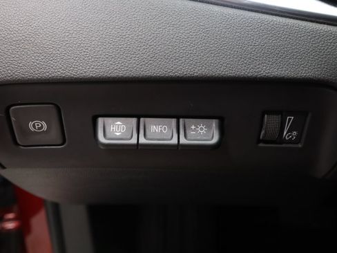 Used 2024 Buick Enclave Premium AWD/4WD image 28