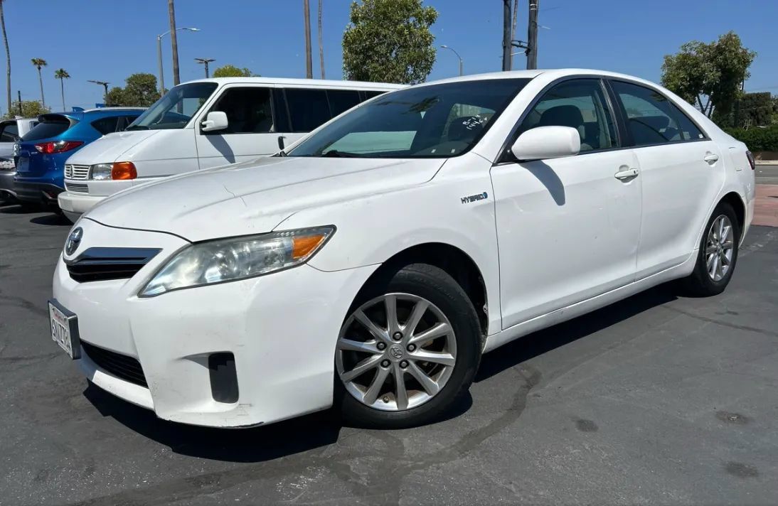 Used 2010 Toyota Camry Hybrid FWD image 1