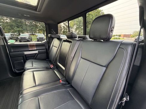 Used 2019 Ford F150 Lariat w/ Equipment Group 502A Luxury AWD/4WD image 8