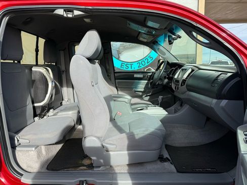 Used 2009 Toyota Tacoma w/ SR5 & TRD Off-Road Packages image 16