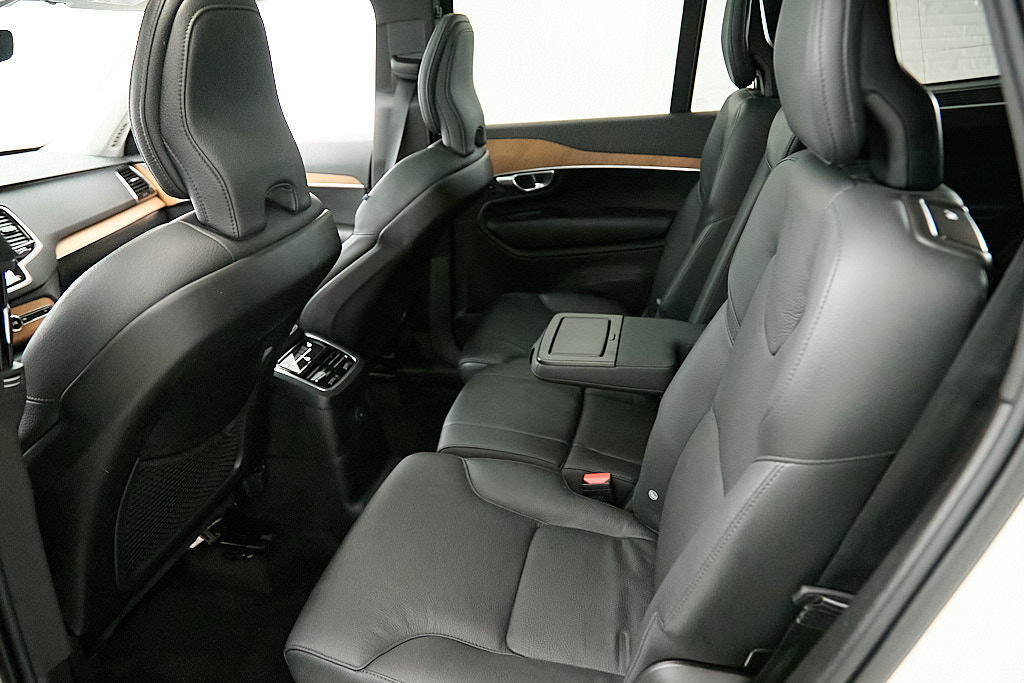 Certified 2023 Volvo XC90 T8 Plus w/ Protection Package Premier AWD/4WD image 19