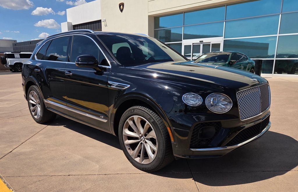 Used 2021 Bentley Bentayga AWD/4WD image 16
