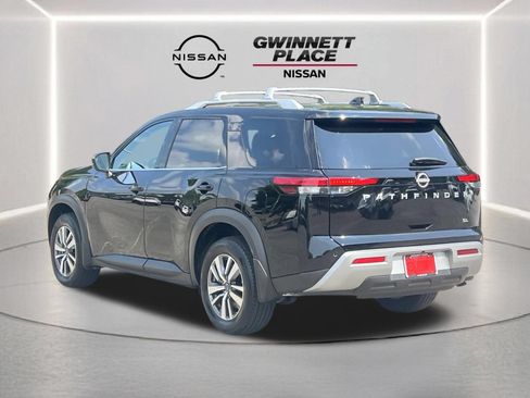 Used 2025 Nissan Pathfinder SL FWD image 21
