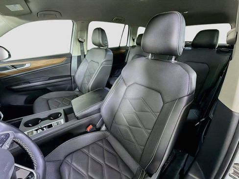 Used 2024 Volkswagen Atlas SE FWD image 13