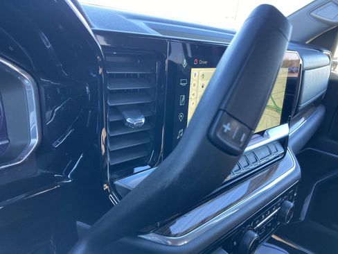 Used 2025 Chevrolet Silverado 1500 LT image 23