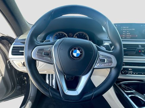 Used 2019 BMW 740i w/ Executive Package RWD image 11