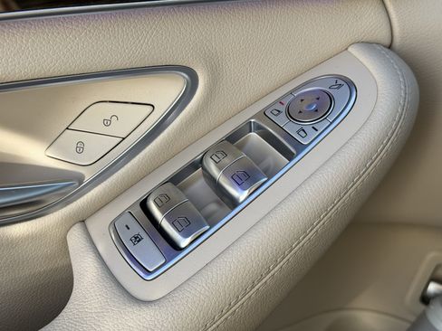 Used 2021 Mercedes-Benz C 300 Sedan image 26