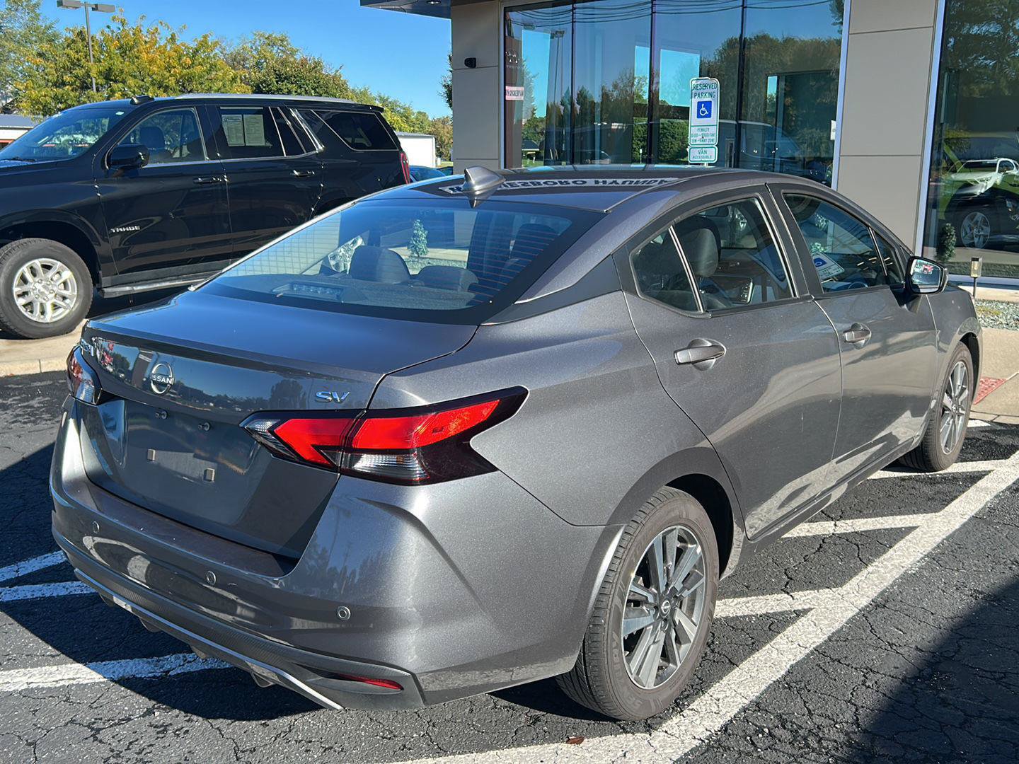 Used 2024 Nissan Versa SV FWD image 7