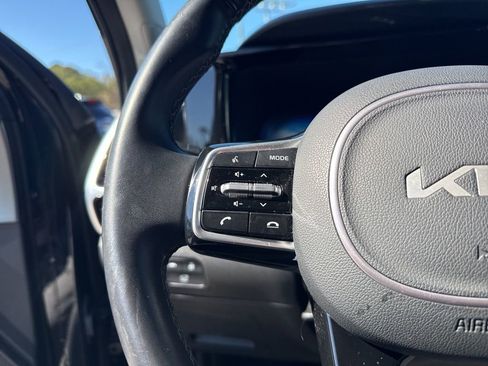 Used 2023 Kia Sorento SX image 9